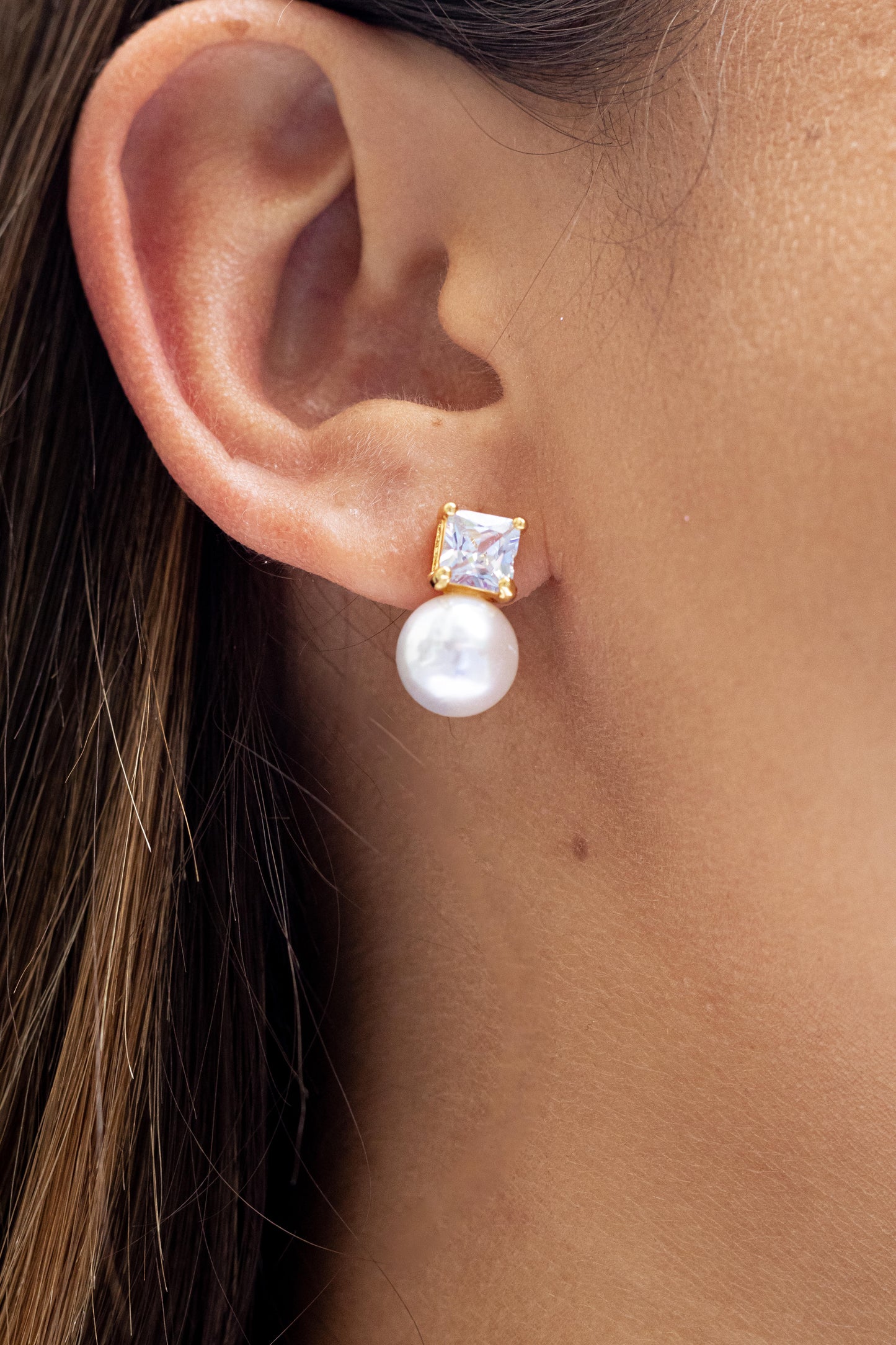 Zarcillos perla y circón